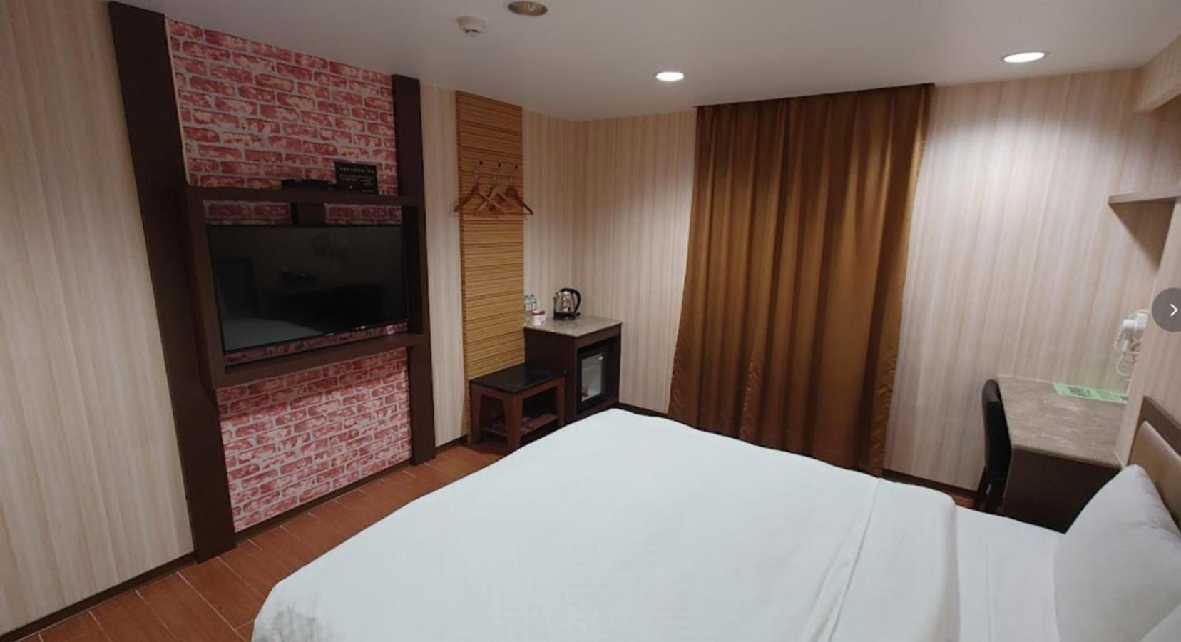 Hua Xiang Hotel -Zouying Kaohsziung Kültér fotó