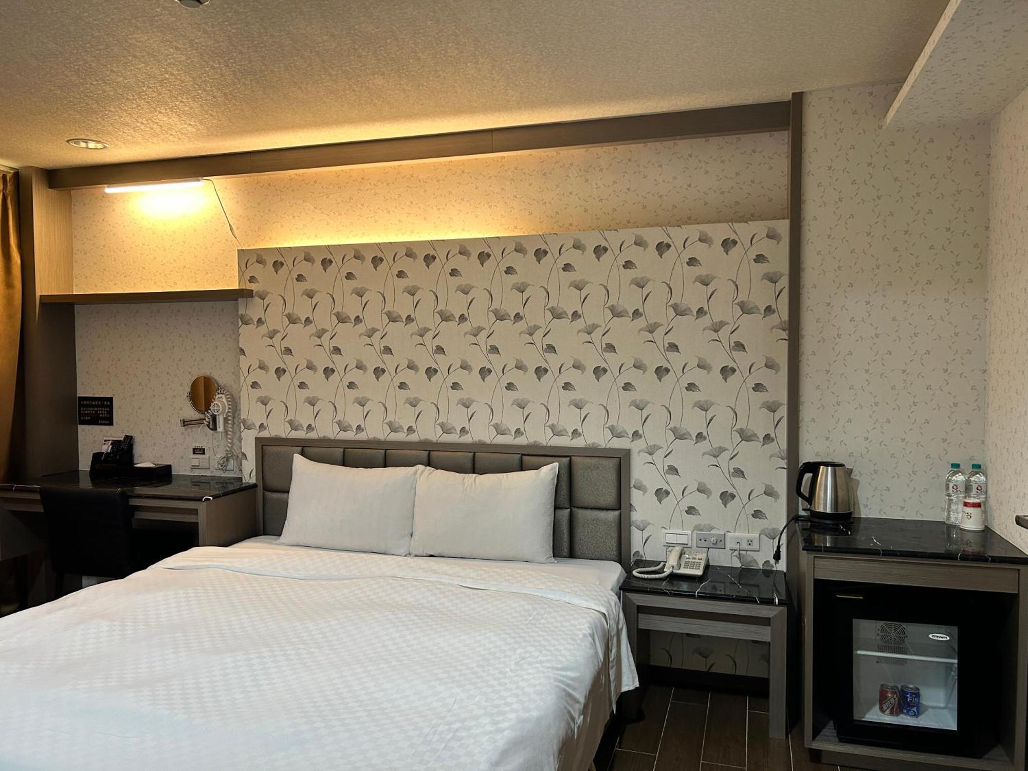Hua Xiang Hotel -Zouying Kaohsziung Kültér fotó